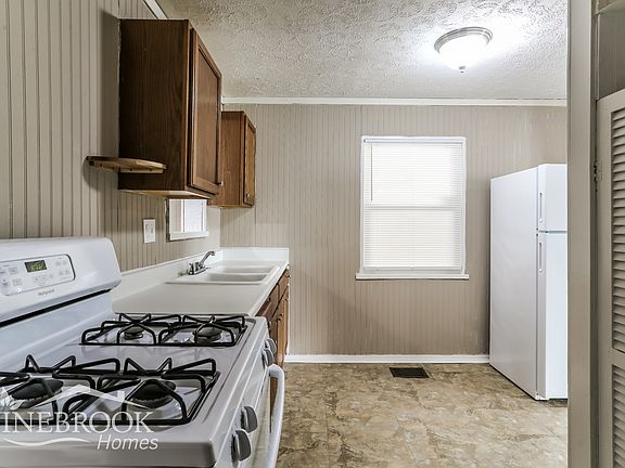 5th image of 5072 Dimson Dr N