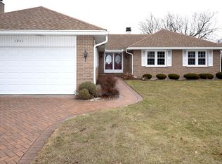 1231 Biscayne Dr, Elk Grove Village, IL 60007
