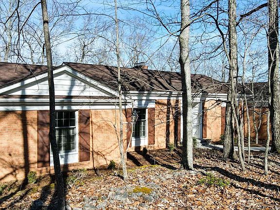 3rd image of 3310 Laurel Dr