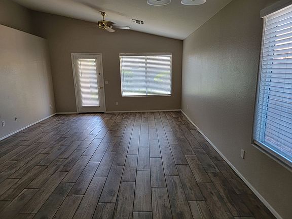 4th image of 8015 W Alex Ave