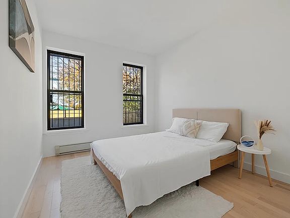 5th image of 385 Cornelia St #2A