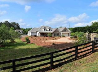 5610 Thomas Rd, Gainesville, GA 30506