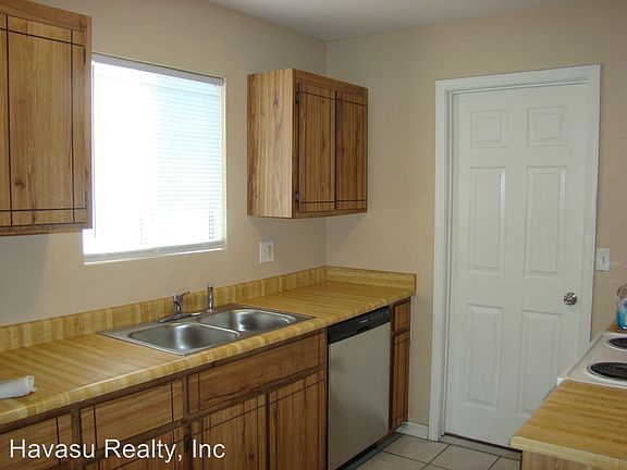 4th image of 858 Chalon Dr