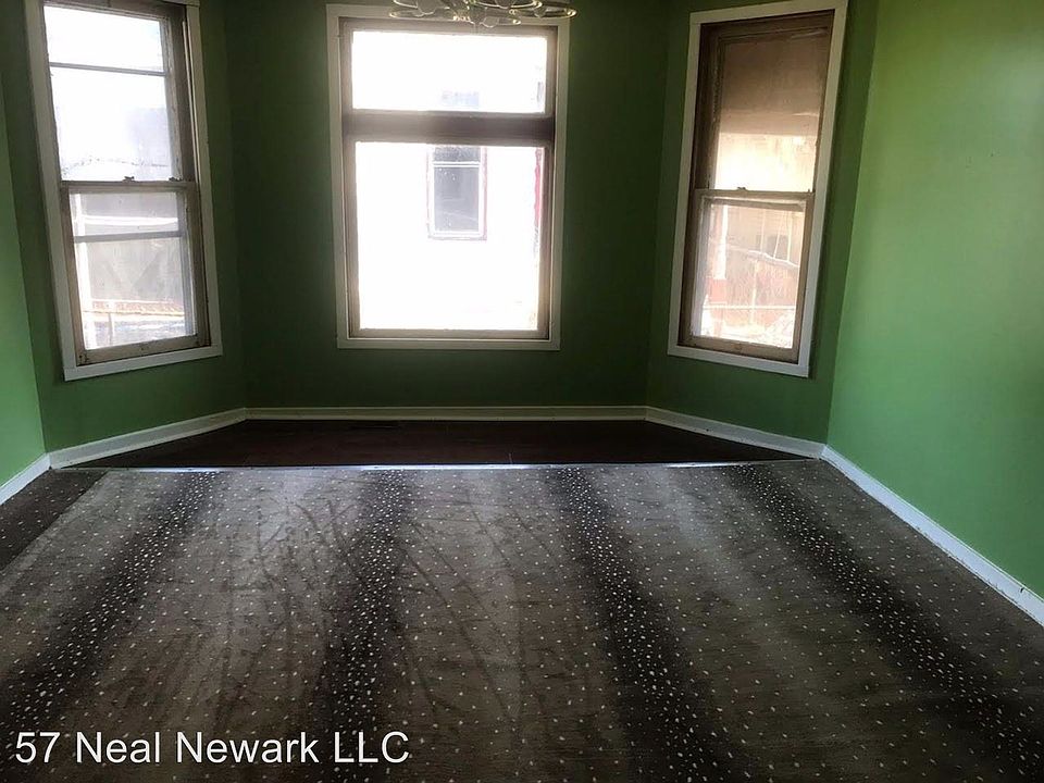 1st image of 15 W Oak St