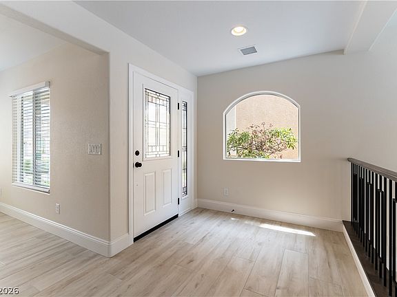 4th image of 11003 Royal Highlands St