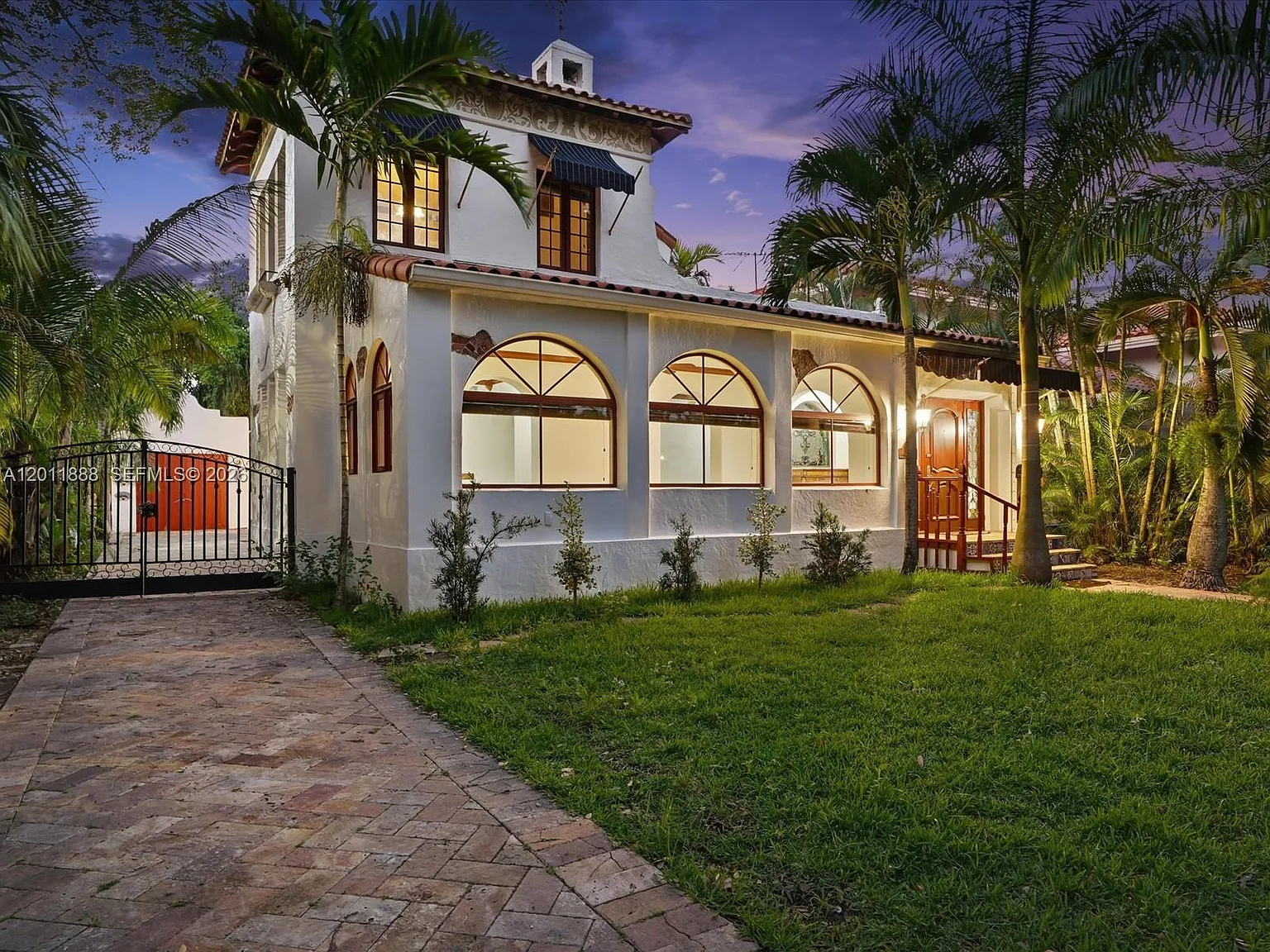 Asturia Ave, Coral Gables — Photo 2