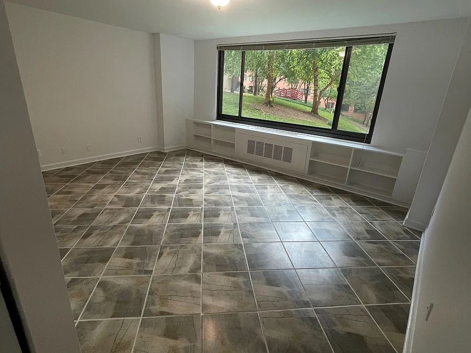 1011 Arlington Blvd #111