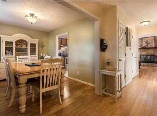 301 Fairway Dr, Hurricane, WV 25526