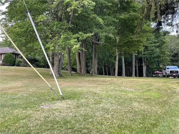 1030 Howell Ave, East Palestine, OH 44413