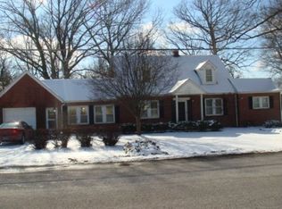 951 Old Oak Rd, East Alton, IL 62024