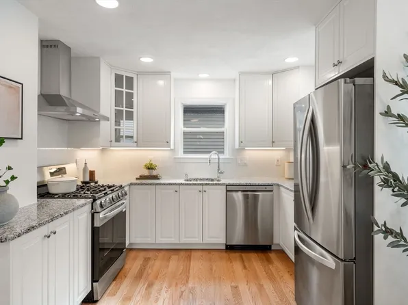 5 Hearn St, Watertown, MA 02472