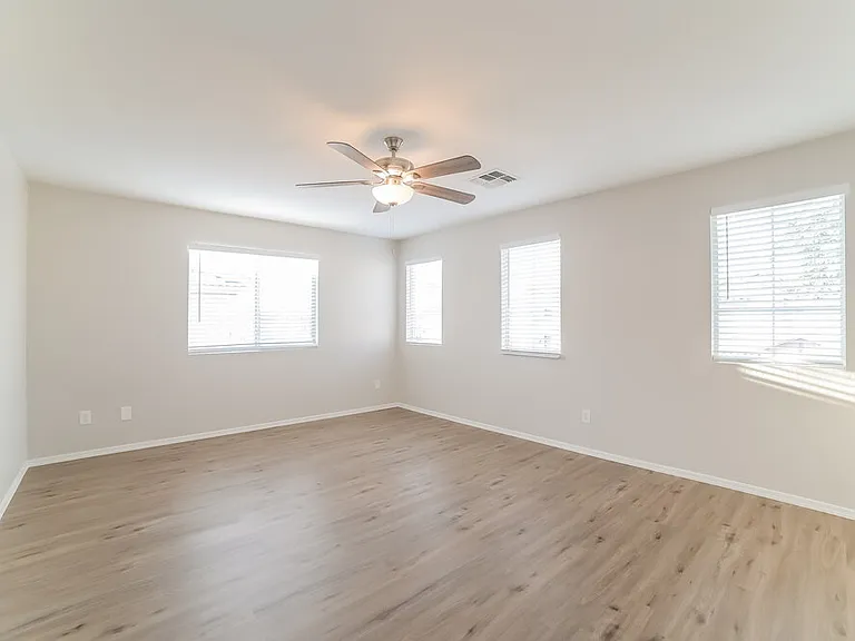 5157 W Warner St — Photo 7