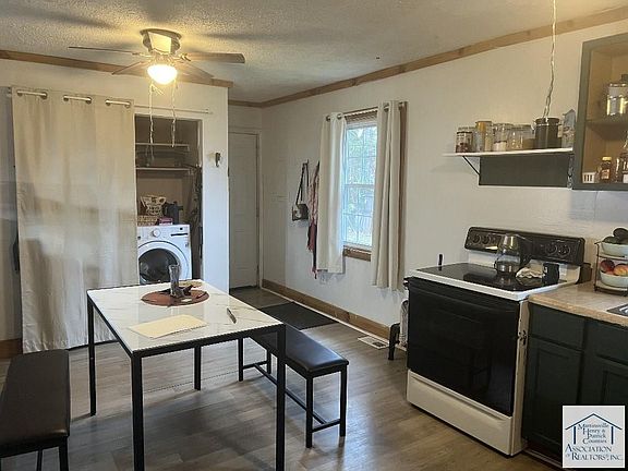 2nd image of 275 Southland Dr