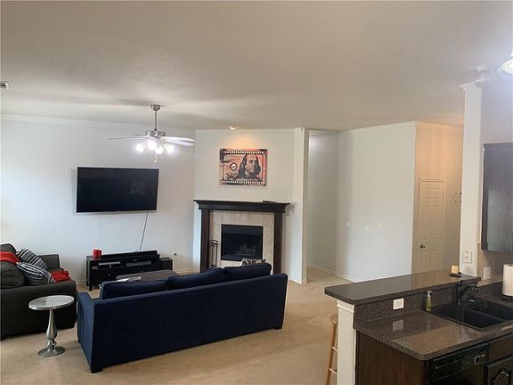 3rd image of 505 Covey Trl