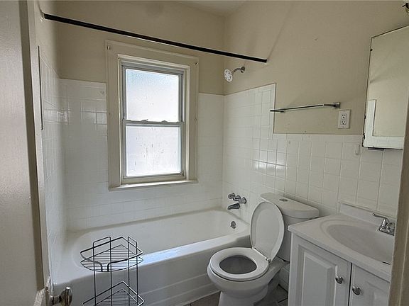 3rd image of 3729 Chelton Rd