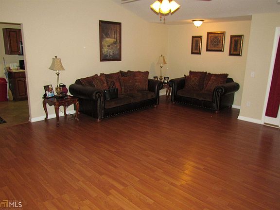 2nd image of 307 S Bridgeport Dr