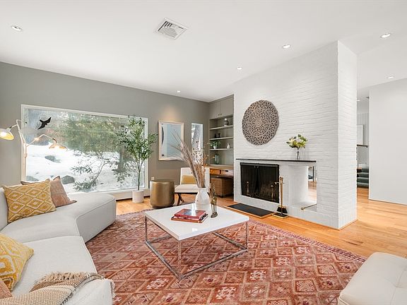 5th image of 32 Moon Hill Rd