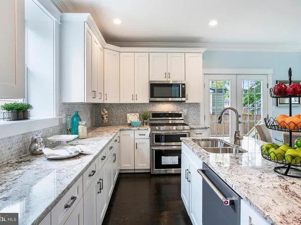 1933 S Lorton St, Arlington, VA 22204