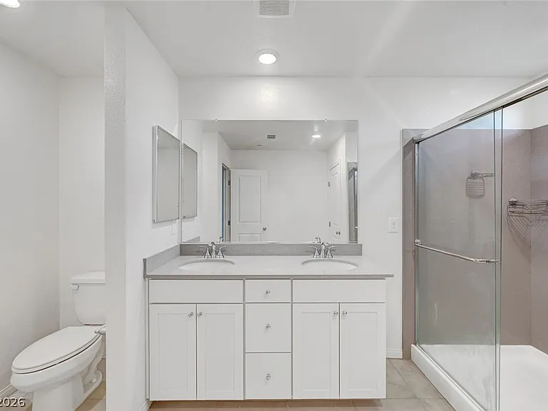 8454 Vacarez Dr — Photo 39