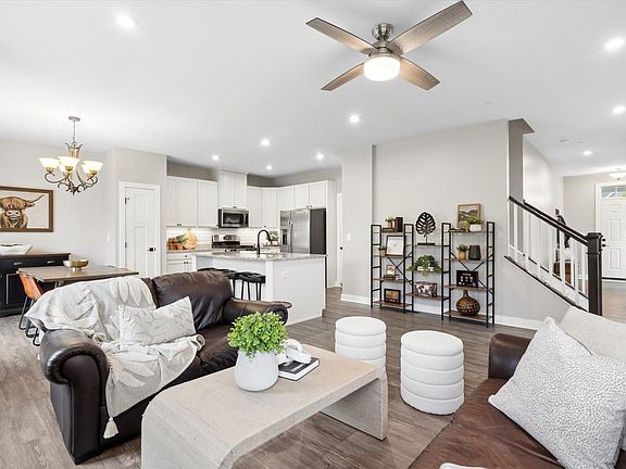 3rd image of 1010 Sears Cir