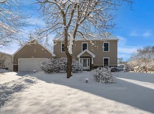 10425 49th Ave N, Plymouth, MN 55442
