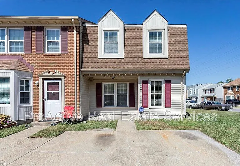 5684 Campus Dr — Photo 1