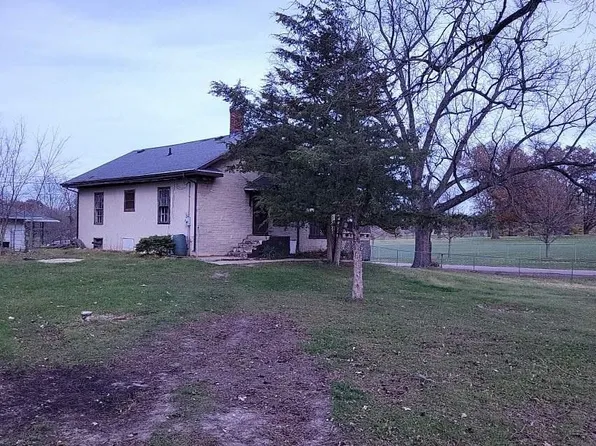 223 S Memorial Ave, Rockford, IL 61102