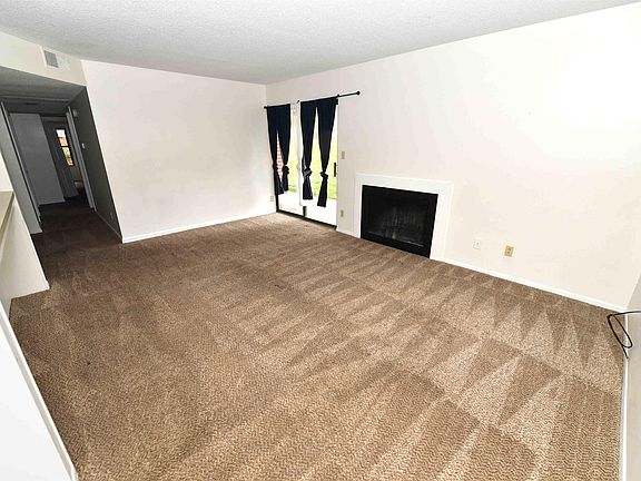 2nd image of 5734 N Autumn Ridge Ct