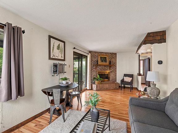 5th image of 822 S 56th STREET