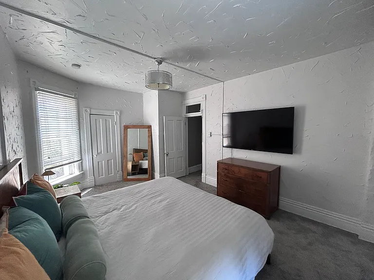 2242 N Ogden St — Photo 24