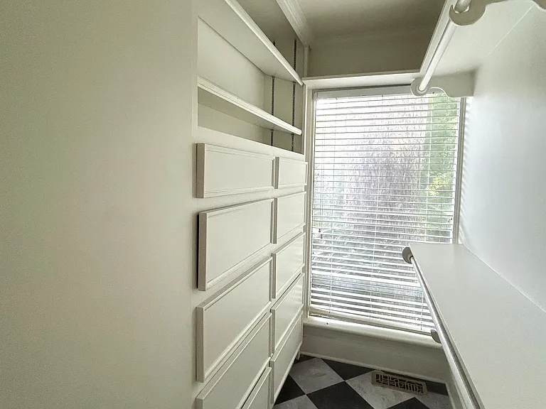 207 Kensington Rd — Photo 10