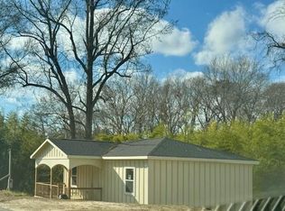 38 Poplar St, Great Falls, SC 29055