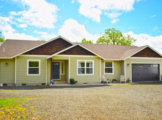 13822 Perry Rd, Central Point, OR 97502