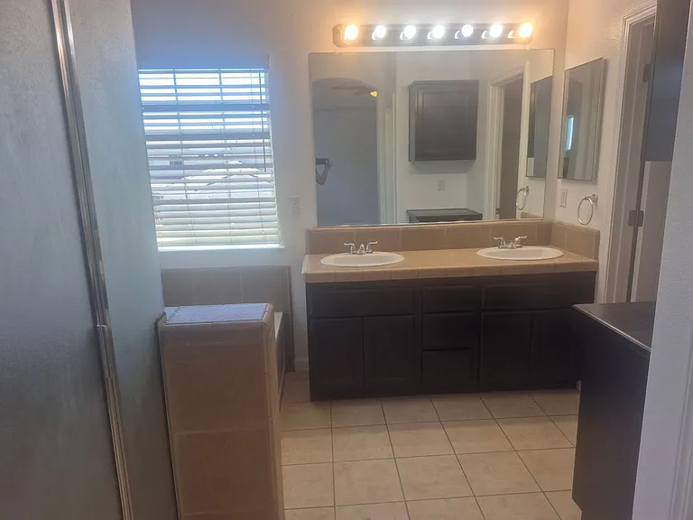 170 Bombay Cir — Photo 22