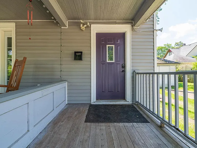 1227 Jefferson Ave — Photo 6
