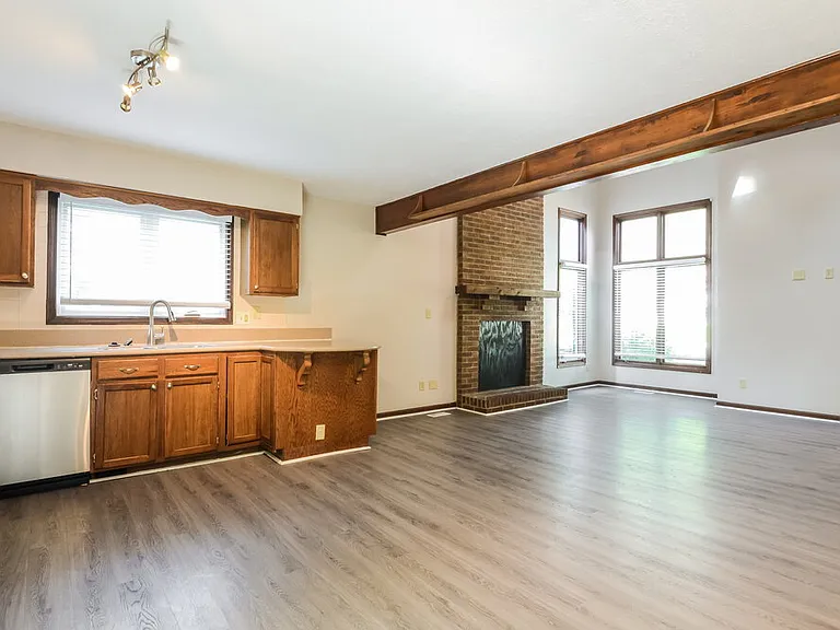 1804 Shorter Ct — Photo 9