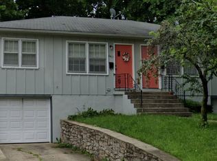 5413 Tracy Ave, Kansas City, MO 64110