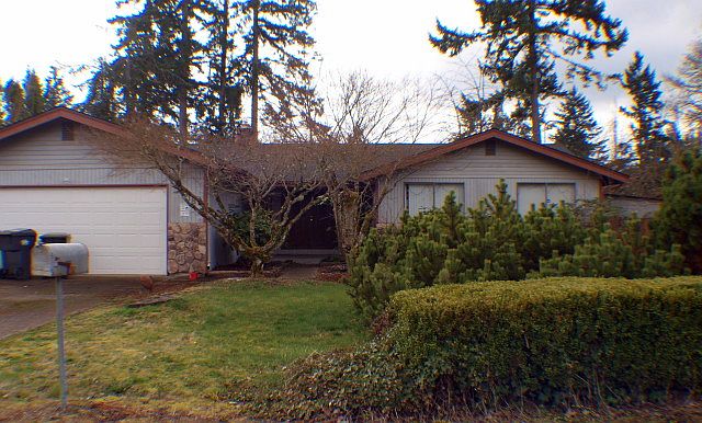 1st image of 918 Glen Oaks Dr E