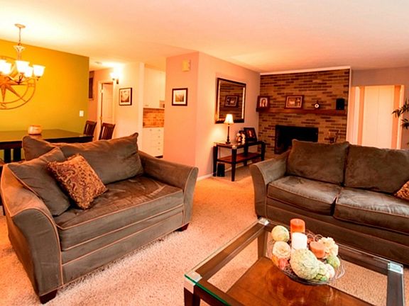 2nd image of 476 Waterbury Cir