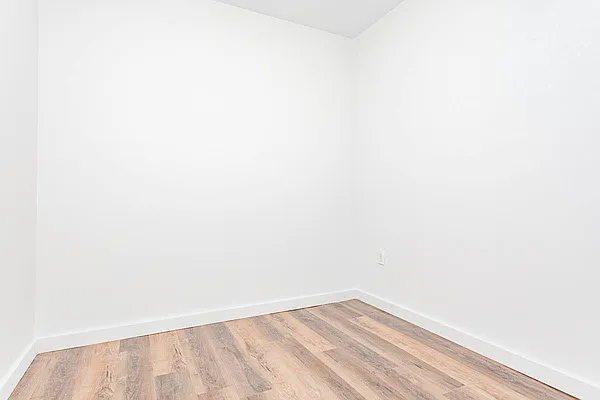 Rented by The InHouse Group | media 28