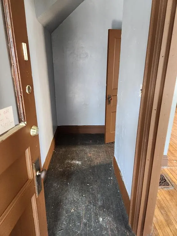 262 Breckenridge St Lower — Photo 2