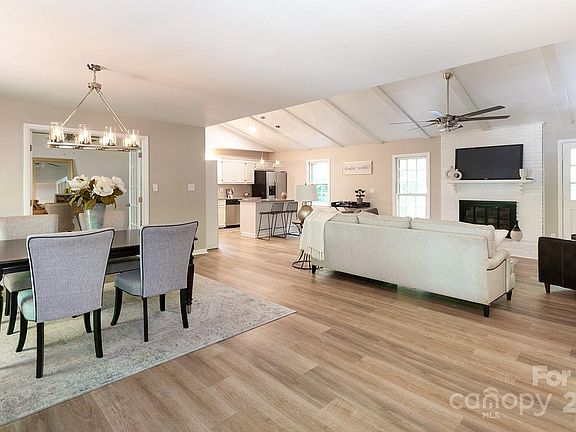 3rd image of 9614 Leeswood Ln