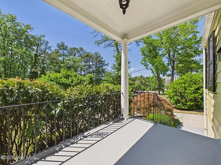 2912 Oberlin Rd — Photo 9