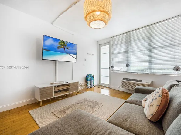 300 74th St APT 6, Miami Beach, FL 33141