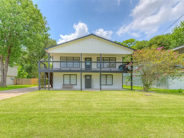 342 Governor Hogg Dr, Pointblank, TX 77364