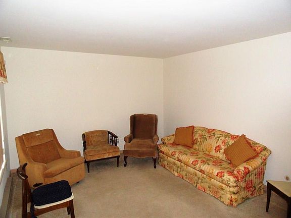 4th image of 1804 Greenwood Dr