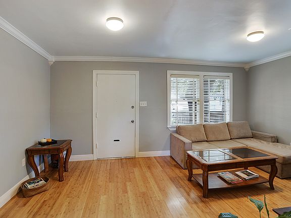 3rd image of 4815 Walmsley Ave.