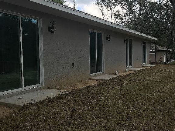 3rd image of 1228 W Evergreen Dr