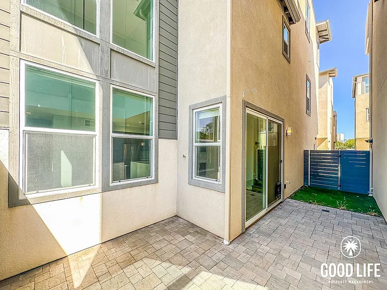 2114 Element Way — Photo 24