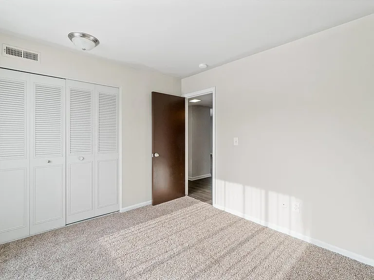 Country Club Park Apartments (320 S. Drake LLC) — Photo 26